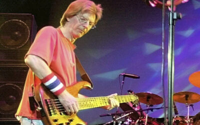 Phil Lesh, founding member of Grateful Dead and influential bassist, dies at 84