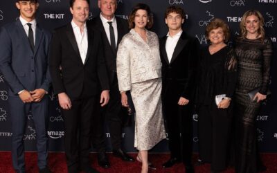 Supermodel Linda Evangelista makes rare public appearance with son Augustin Pinault at award show