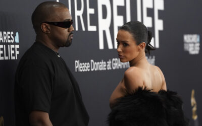 Photographers in a frenzy after Kanye West’s wife Bianca Censori drops coat on Grammys red carpet