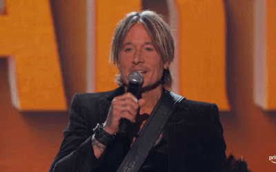 Keith Urban melts hearts with two-word shout out to wife Nicole Kidman while accepting ACM Award