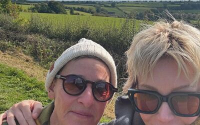‘We’re staying’: A slew of text messages convinced Ellen and Portia to permanently move to the UK
